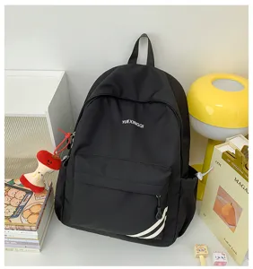 Minimalistische casual forenzenrugzak, grote capaciteit en lichtgewicht boekentas voor school.