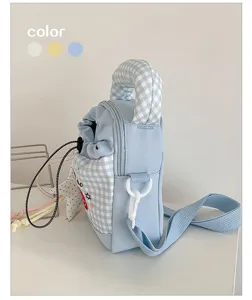 Schattige blauwe canvas rugzak met ruitjespatroon, stijlvolle schooltas en vrijetijdstas voor tieners.