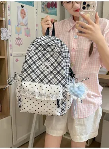 Japans stijl ruitjes rugzak met stipjes volants en schattige hart hanger voor jonge meisjes.