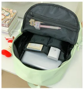Casual damesrugzak, grote capaciteit schooltas met handige binnenvakken voor dagelijks.