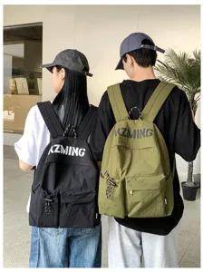 Rucksack Detailansicht mit grosser Kapazität, Schultergurten und praktischer Fronttasche.