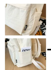 Weißer lässiger Stoffrucksack mit großem Fassungsvermögen für Reisen und Freizeit.