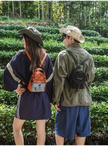 Mochila ligera de nailon para viajes al aire libre mini bolsa deportiva casual diaria