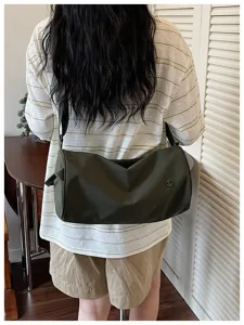 Sac bandoulière cylindrique en nylon pour femme, grand sac cabas de voyage quotidien.