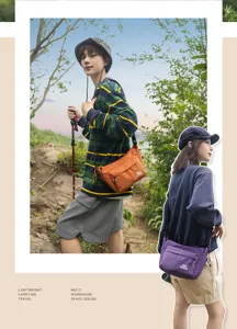 Detalle de bolso bandolera de nylon, bolso de hombro de viaje al aire libre con compartimentos.