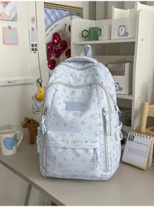 Lichtblauwe schattige rugzak met sterrenprint en grote capaciteit voor studenten.