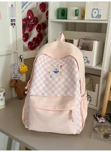 Roze ruitjes rugzak detail, schattige beren borduurwerk, grote studenten schooltas met strik.