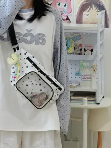 Sac ita transparent fenêtre transparente motif étoile bandoulière poitrine vue de détail