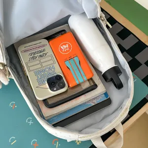 Lichtblauwe gestreepte schoolrugzak voor studenten, casual lichtgewicht boekenrugzak handig.