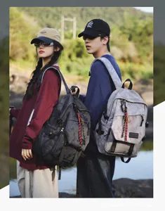 Sac à dos scolaire tendance et grande capacité pour étudiants, résistant et élégant.