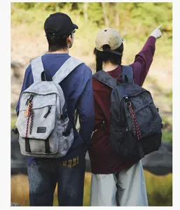 Sac à dos scolaire décontracté avec grande capacité, résistant pour les étudiants.