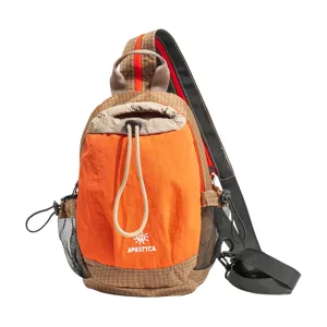 Bolso bandolera ligero de exterior con bolsillo de cordón para viajes, deportes, senderismo y uso.