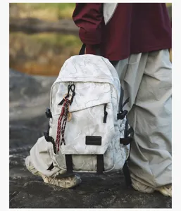Sac à dos stylé à motif gris pour étudiants, grand sac de jour décontracté pour usage.