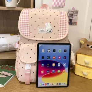 Koreaanse stijl polkadot retro rugzak, schattige casual schooltas voor studenten reizen.