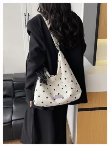 Geplooide polkadot wolk tas vrouwen mode casual schouder crossbody tas met schattige strik.