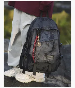 Sac à dos scolaire grand format avec motif carte, cartable tendance pour les étudiants.