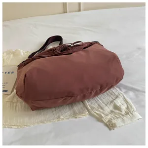 Grand sac bandouliere unie avec cordon de serrage sac messenger decontracte pour usage quotidien