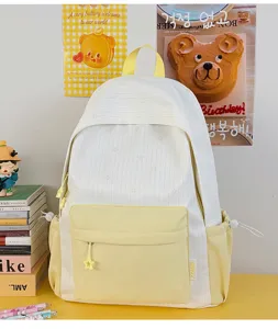 Leuke gestreepte rugzak met grote capaciteit, ideaal voor studenten en dagelijks gebruik.