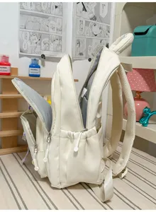 Grote casual witte rugzak voor vrouwen en studenten, perfect voor dagelijkse reizen en school.