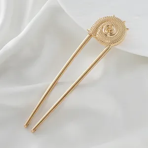 Elegant gold U-shaped seashell hairpin, beautiful ocean style hair stick for daily styling.