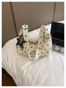 Geplooide polkadot cloud schoudertas met sterhanger, casual crossbody tas voor dames.