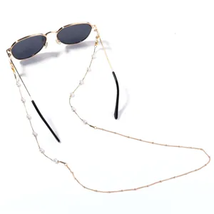 Elegante catenina per occhiali in metallo con perle, cordino anti-smarrimento pratico.