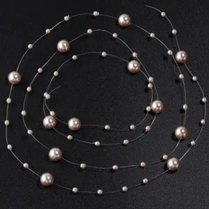 Chaîne de perles sur ligne de pêche pour loisirs créatifs, accessoires de mode et déco de mariage.
