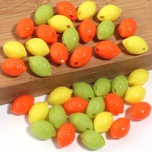 Perline di frutta in acrilico colorate limoni e arance perline sfuse per la creazione di gioielli.