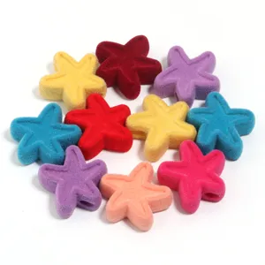Perles en forme d'étoile floquées colorées pour bijoux DIY, bracelets et accessoires.