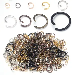 Annelets de saut ouverts en vrac pour fabrication de bijoux DIY, tailles et couleurs assorties.
