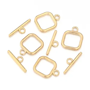 Gouden roestvrijstalen toggle sloten detail voor DIY handgemaakte sieraden kettingen maken