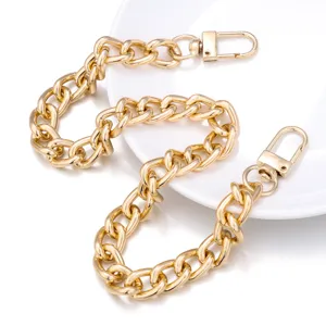 Gouden metalen tassenketting met karabijnhaak voor DIY handtas telefoonhoesje details