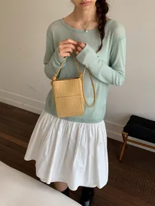 Fashionable woven mini crossbody phone bag for women, trendy chic small shoulder bag.