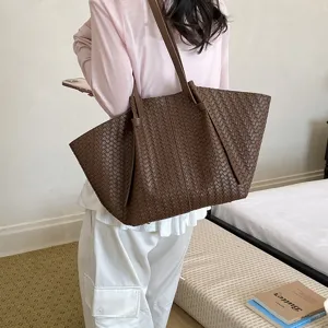 Woven shoulder tote bag for women, stylish large capacity textured brown handbag for daily.