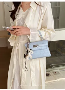 Light blue crocodile pattern shoulder handbag stylish retro Kelly bag for women daily wear
