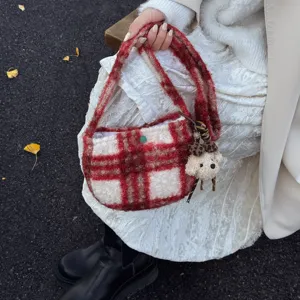 Winter retro plaid lamb wool crossbody handbag, plush semi-circular casual shoulder bag.