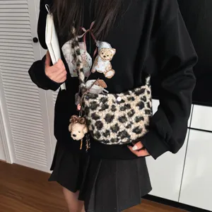 Winter new retro plush leopard crossbody bag, fluffy fuzzy half-round shoulder bag for women.