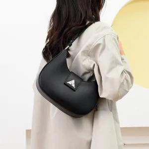 Korean minimalist black leather crescent underarm shoulder bag for women fashion style