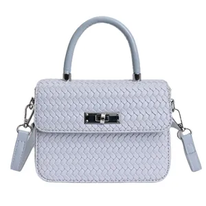Bolso de mano trenzado azul claro para mujer, elegante bolsa cruzada pequena con cierre de giro.