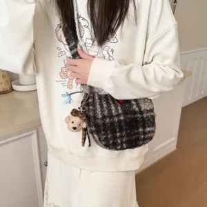 Winter new crossbody bag retro lamb wool plaid woolen handbag women plush versatile bag