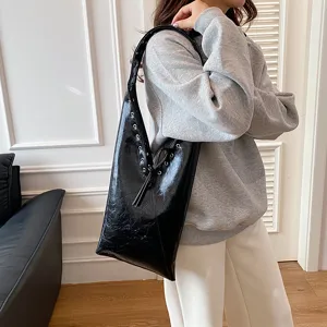 Black crinkled leather shoulder bag vintage hobo tote bag large capacity motorcycle bag for women