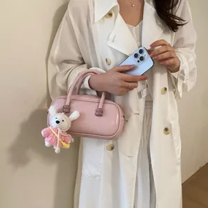 Femme Cuir PU Sac à Main Bowling Rétro Couleur Unie Sac Bandoulière Épaule Avec Joli Pendentif Poupée Sac Tendance