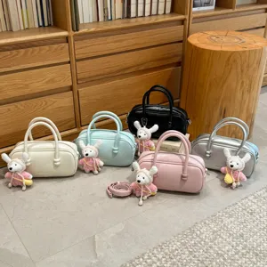 Ensemble de sac à main bowling femme élégant avec pendentif lapin, sac bandoulière tendance.