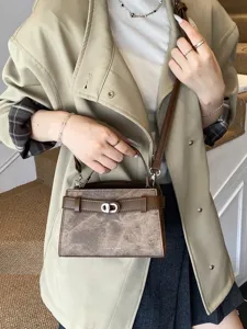 Fashion retro top handle shoulder messenger bag for women stylish commuting daily use handbag