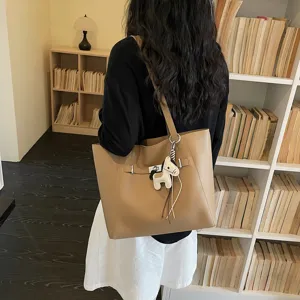 Women PU Leather Tote Bag Large Capacity Commuter Shoulder Bag Fashion Casual Handbag With Metal Lock And Horse Pendant