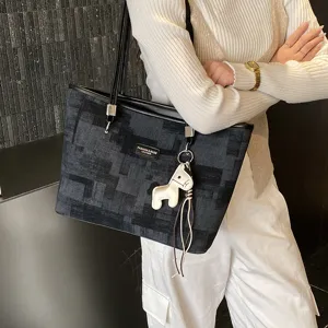 Elegante borsa a tracolla da donna grande capacità shopper casual con ciondolo cavallo carino.
