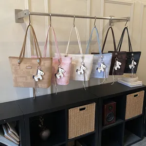 Borsa shopper da commute in stile coreano grande capacità con ciondolo cavallo per donne