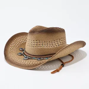 Detailansicht eines westlichen Stroh-Cowboyhuts, atmungsaktiver geflochtener Sommer-Sonnenhut.