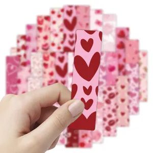 Saint Valentin rose coeur marque page detail vue gros plan papeterie romantique accessoire