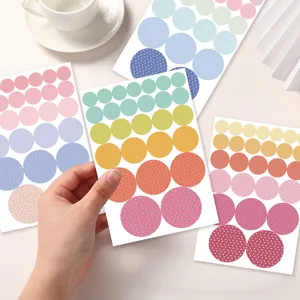 Set colorato di adesivi a pois, etichette rotonde adesive per agenda e diario.